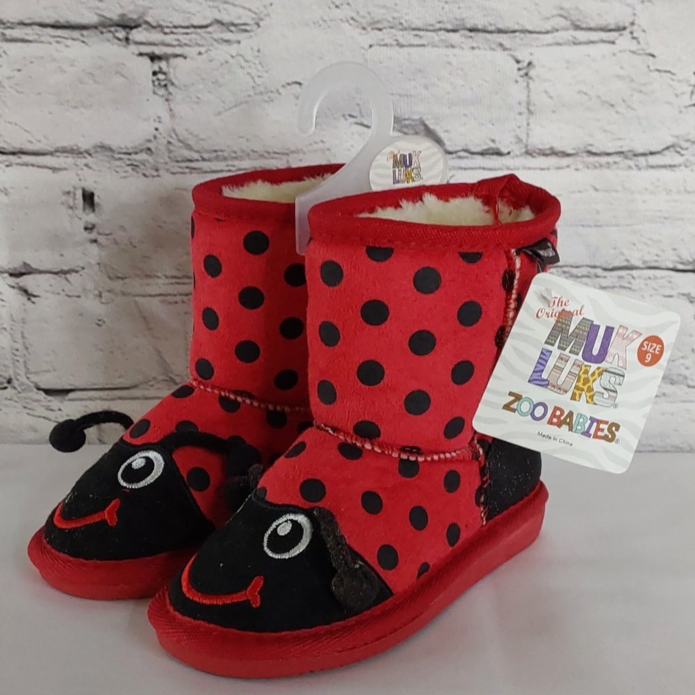 'MUK~LUKS' 'ZOO~BABIES' FUZZY LINED LADYBUG SLIP~ON BOOTS - Picture 16 of 16
